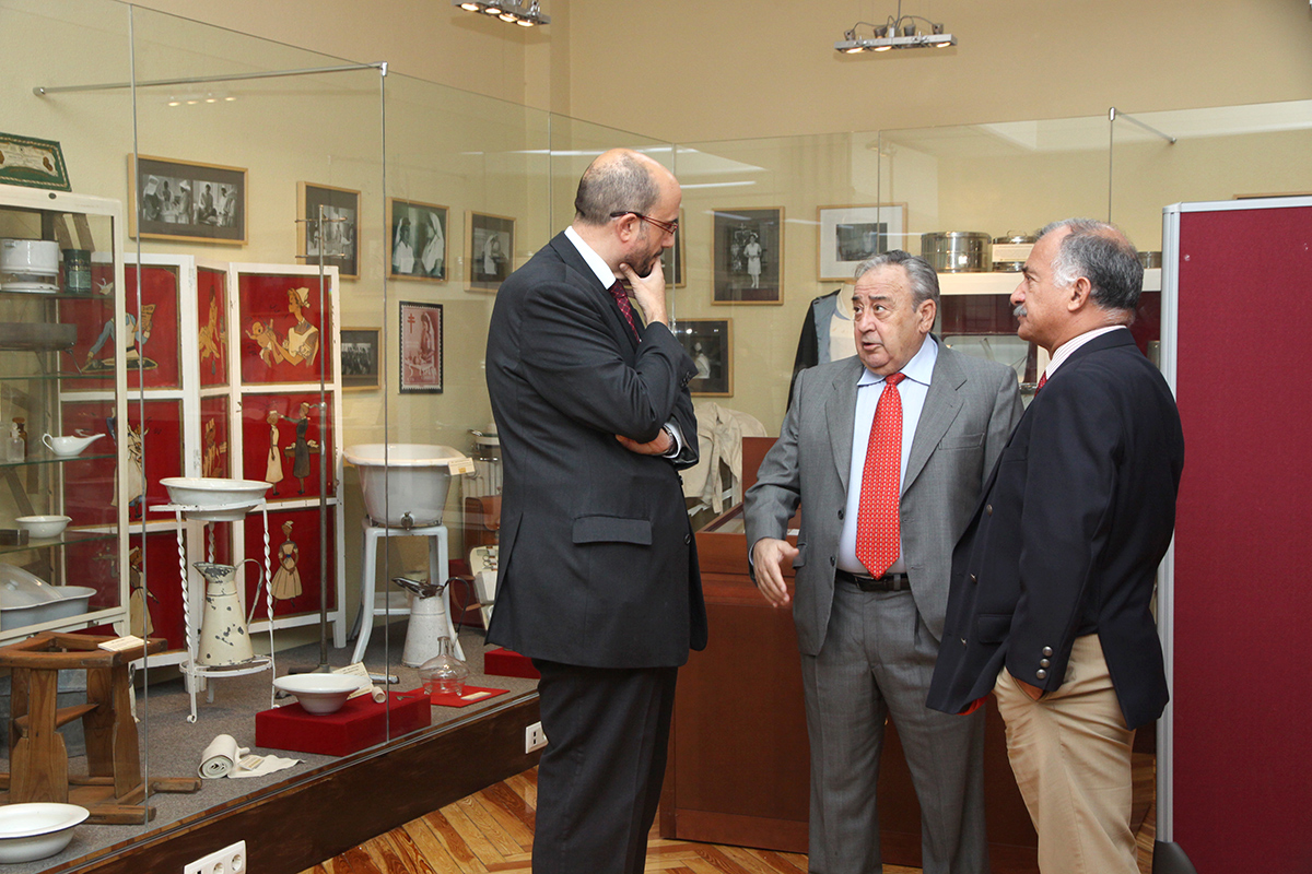 Visita por el museo del Colegio de Enfermería de Madrid