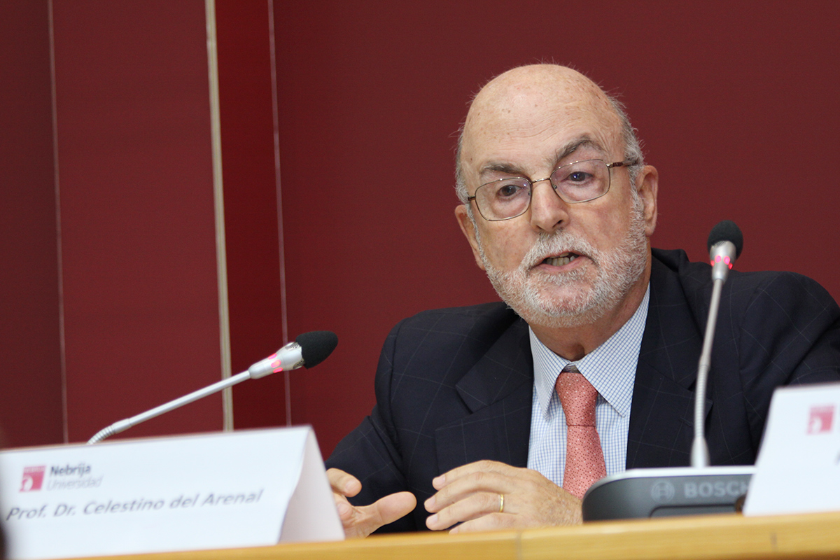 Celestino del Arenal ofrece las claves para impulsar las cumbres