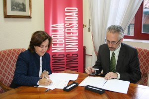 Pilar Vélez Melón, vicerrectora de Investigación y Calidad de la Universidad Nebrija y Evaristo Jiménez Contreras, presidente de EC3metrics