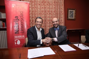 Juan Cayón, rector de la Universidad (derecha), y Andre Andrade, CEO de Dentsu Aegis Network Iberia & SSA