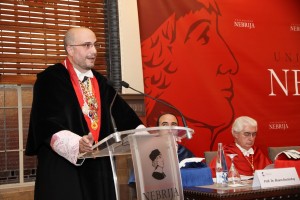 El rector Juan Cayón Peña 