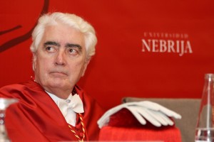 Gustavo Suárez Pertierra, secretario del Patronato de la Universidad