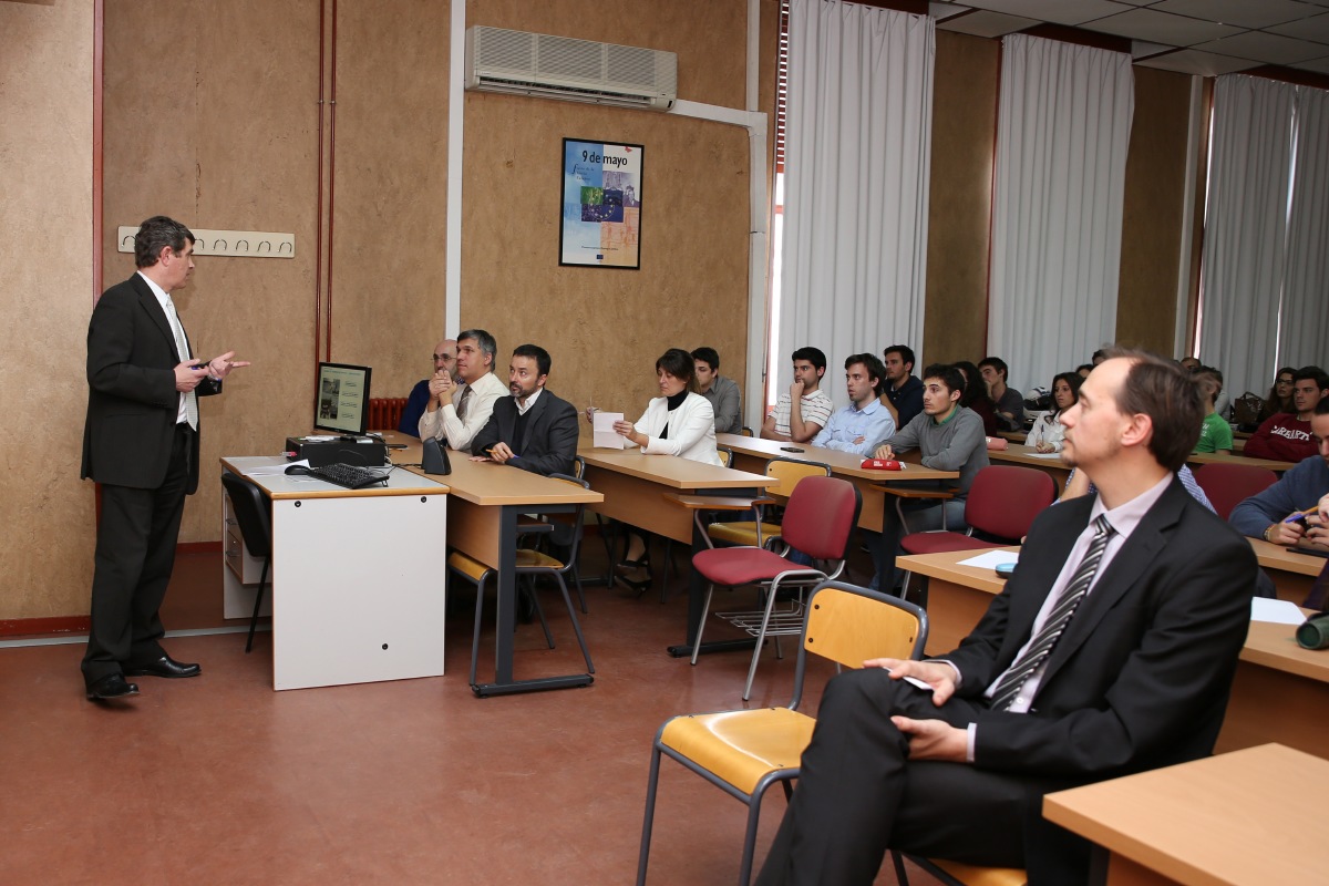 Encuentro con el Instituto Nacional de Técnica Aeroespacial y la
