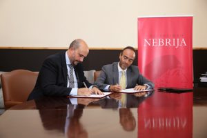Juan Cayón, rector de la Universidad Nebrija, y Antonio Núñez, presidente de Harvard Kennedy School Alumni España.