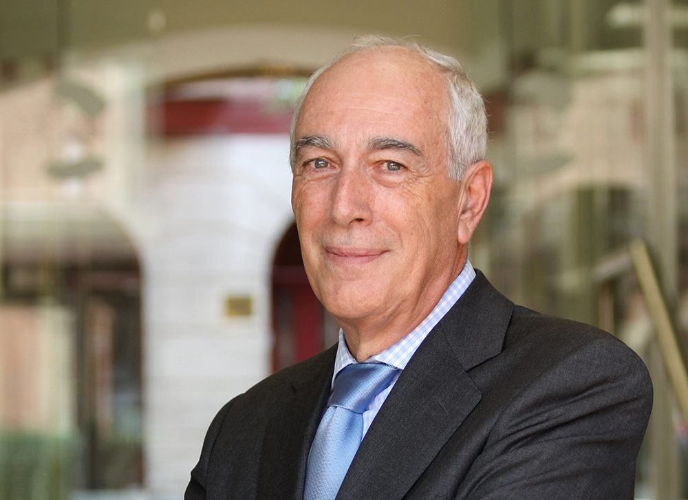 Manuel VillaCellino defiende la labor de la universidad como