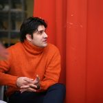 El profesor Fernando Moral, durante el encuentro con la responsable del departamento de Conservación del Museo Jorge Oteiza.