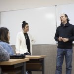 Irene G Punto, poeta, periodista y profesora de Escritura Creativa, impartió una masterclass con motivo del XIII Certamen Literario de Relato Breve Alonso Zamora Vicente.