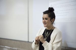 Irene G Punto, poeta, periodista y profesora de Escritura Creativa, impartió una masterclass con motivo del XIII Certamen Literario de Relato Breve Alonso Zamora Vicente.