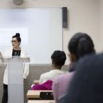 Irene G Punto, poeta, periodista y profesora de Escritura Creativa, impartió una masterclass con motivo del XIII Certamen Literario de Relato Breve Alonso Zamora Vicente.