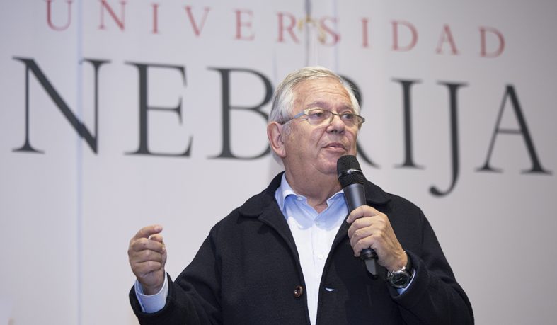 Fernando Jáuregui presenta su último libro en la Universidad Nebrija