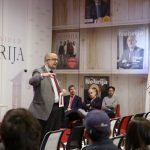 El rector Juan Cayón da la bienvenida a los alumnos internacionales