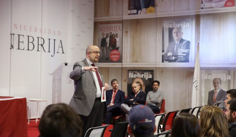 El rector Juan Cayón da la bienvenida a los alumnos internacionales