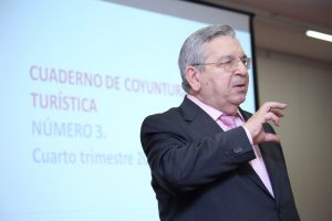 El profesor Manuel Figuerola.