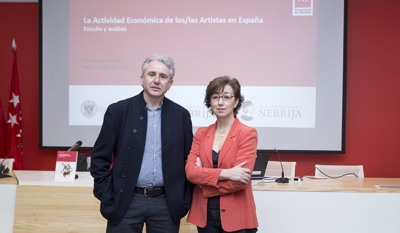Marta Pérez Ibáñez, profesora de la Universidad Nebrija, e Isidro López Aparicio, profesor de la Universidad de Granada.