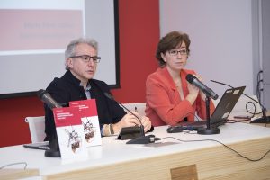 Marta Pérez Ibáñez, profesora de la Universidad Nebrija, e Isidro López Aparicio, profesor de la Universidad de Granada.