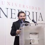 Ángel Sastre, corresponsal especializado en conflictos para Cuatro, La Razón y Onda Cero, recogió el Premio Trayectoria Profesional Antiguo Alumno