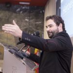 Ángel Sastre, corresponsal especializado en conflictos para Cuatro, La Razón y Onda Cero, recogió el Premio Trayectoria Profesional Antiguo Alumno