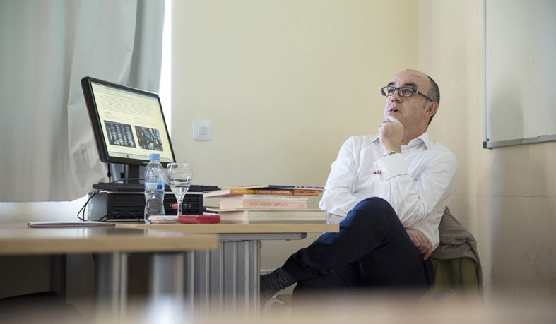 El teórico y critico de arte Alfonso de la Torre visita la Universidad Nebrija