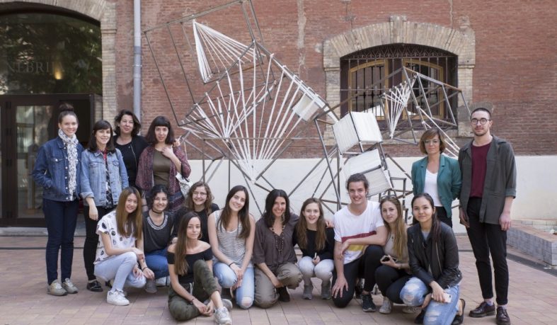 Talleres sobre creación de fanzines e intervención escultórica