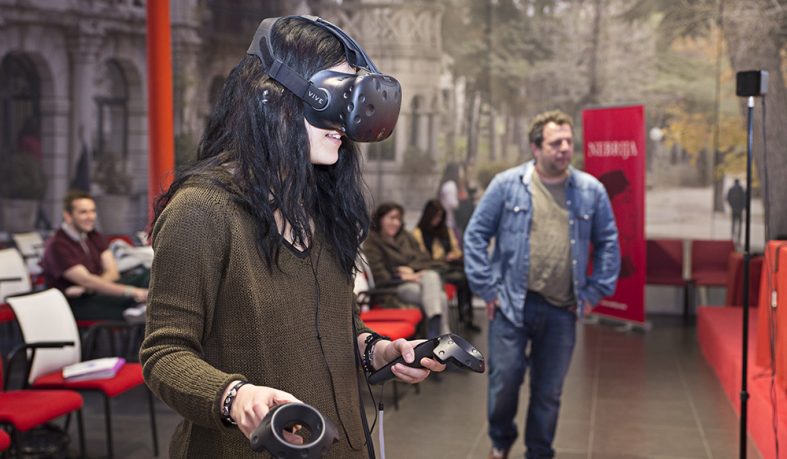 Miguel Bollaín acerca la realidad virtual a los alumnos de Comunicación y Artes