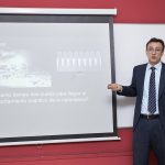 Los alumnos de la Escuela Politécnica aprenden sobre computación cuántica