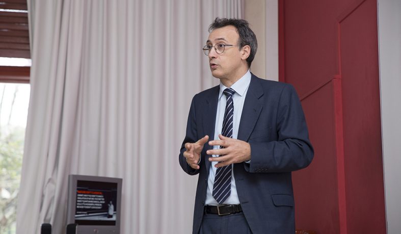 Los alumnos de la Escuela Politécnica aprenden sobre computación cuántica