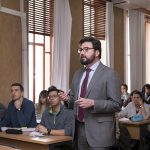 La importancia de los adhesivos en el montaje de productos