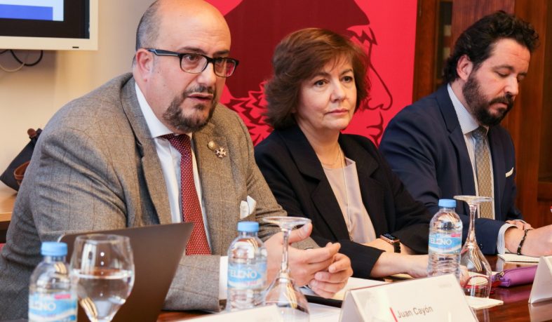 Mesa redonda sobre desinformación