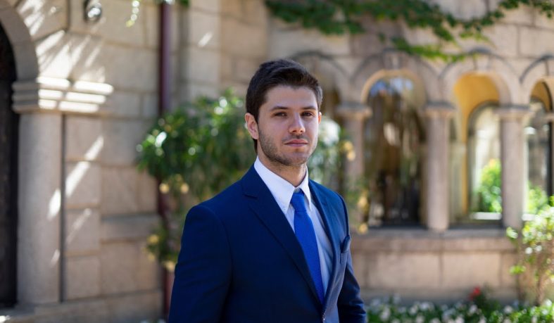 Alberto Aguilera, alumni