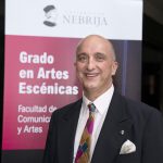 Nebrija Escena "Cuidado con las macetas"