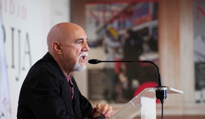 Carlos León, Premio Artista del Año