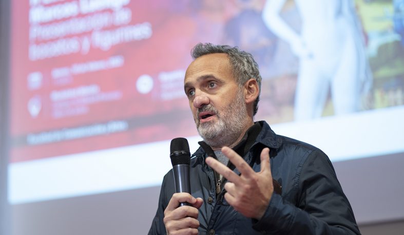 Marcos Luengo pide a los alumnos de moda que se alejen de los influencers