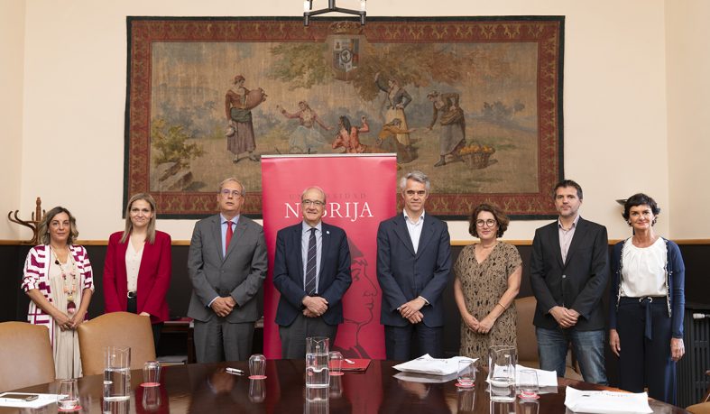 La Cadena SER y la Universidad Nebrija firman un convenio para formar a las futuras voces de la radio