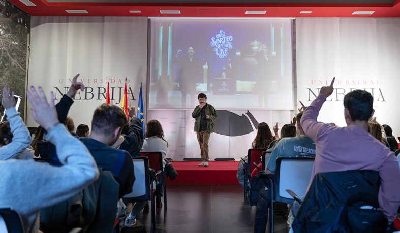 CJ Hernández. Nebrija