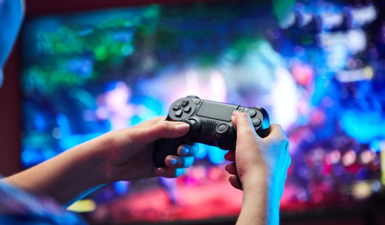 Los videojuegos venden tres veces más si están disponibles íntegramente en español