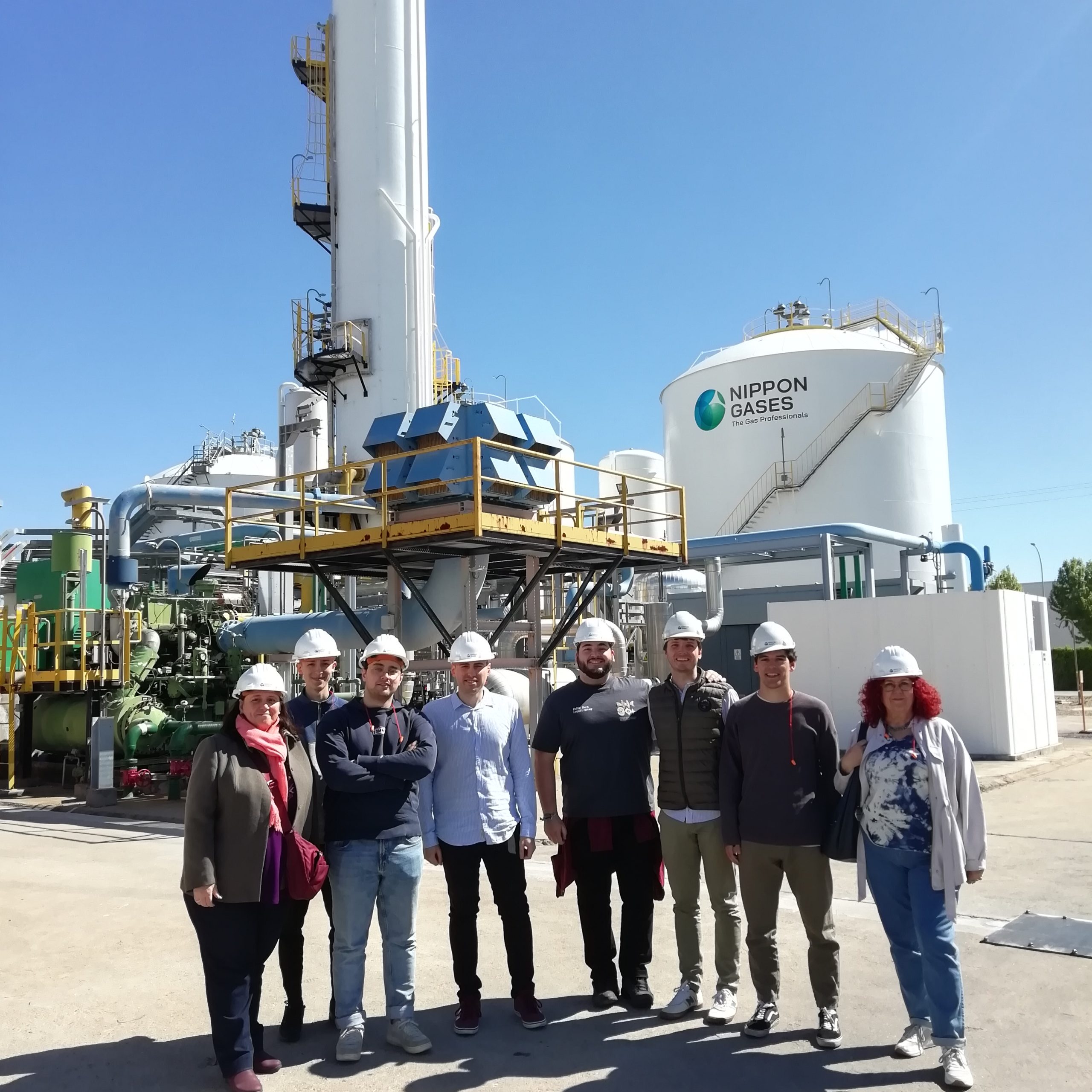 los-estudiantes-pudieron-conocer-con-detalle-los-procesos-que-se-desarrollan-en-la-planta-scaled