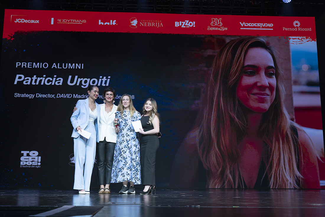 Tocado Trayectoria Profesional Alumni