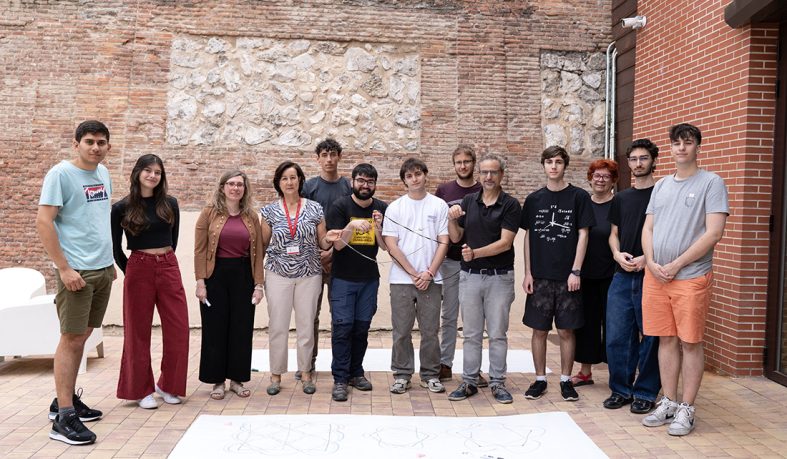 Club-de-Divulgacion-e-Investigacion-cientifica-organiza-un-taller-para-descubrir-las-Matematicas-ocultas-en-los-nudos-y-entrelazados