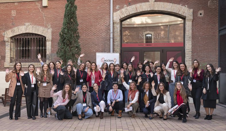 32 mujeres participan en el programa iWAT de liderazgo en la gestión de las empresas