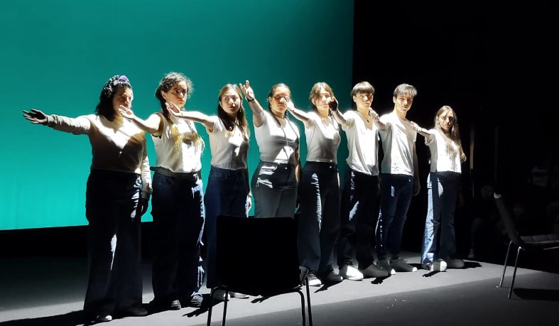 Interpretación de los alumnos de Artes Escénicas en el Salón Internacional del Libro Teatral