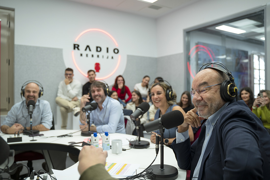 Expósito debate radio
