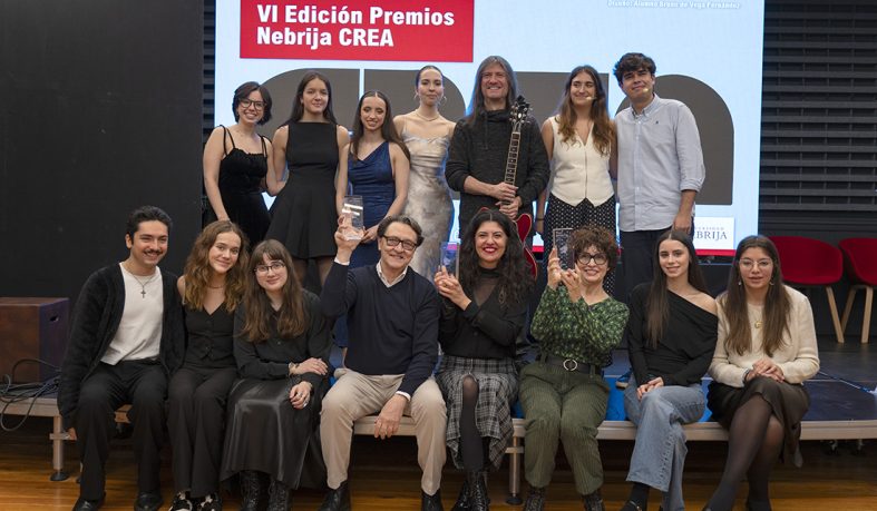 La actriz Adriana Ozores y el diseñador de moda Juan Duyos, Premios Nebrija CREA 2024