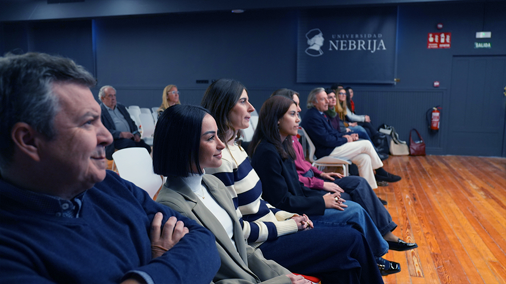 becas “Academia de la Publicidad Julián Bravo”