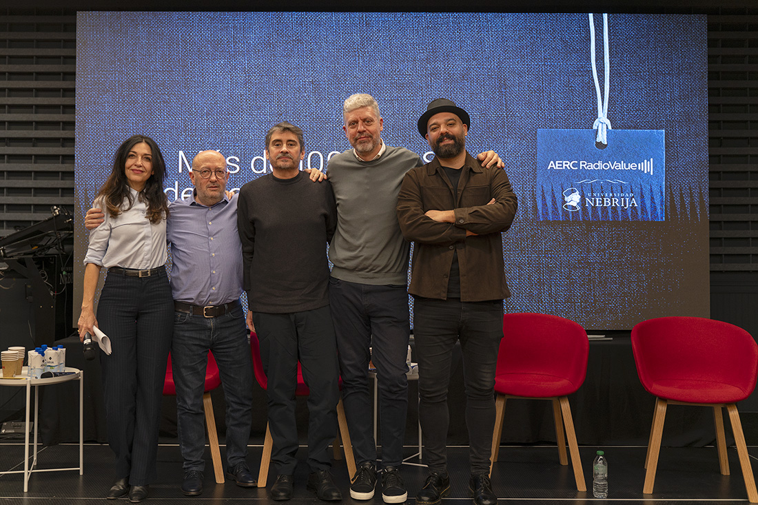 Mesa redonda radios musicales