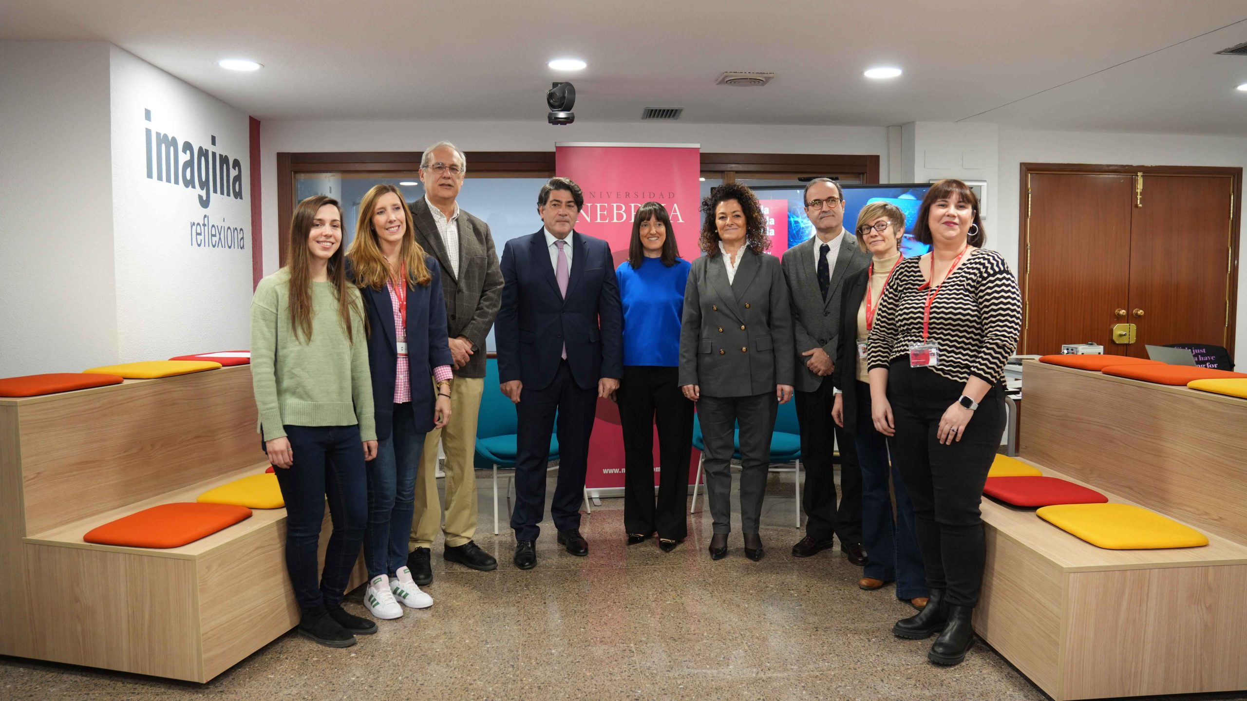 mujer niña ciencia neurociencia