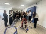 Estudiantes de Fisioterapia conocen el primer exoesqueleto pediátrico creado por Marsi Bionics