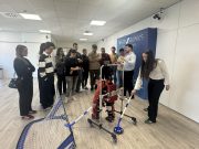 Estudiantes de Fisioterapia conocen el primer exoesqueleto pediátrico creado por Marsi Bionics
