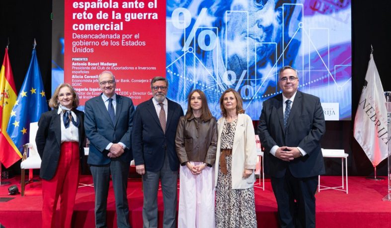 El director de Economía de la CEOE pide a las empresas españolas que se mantengan en EE UU “como puedan”