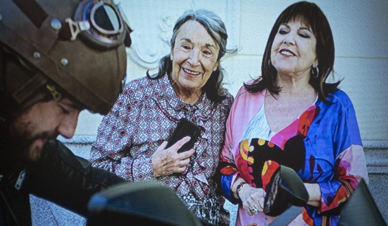 Las películas y series españolas tienen un número “poco representativo” de personas mayores