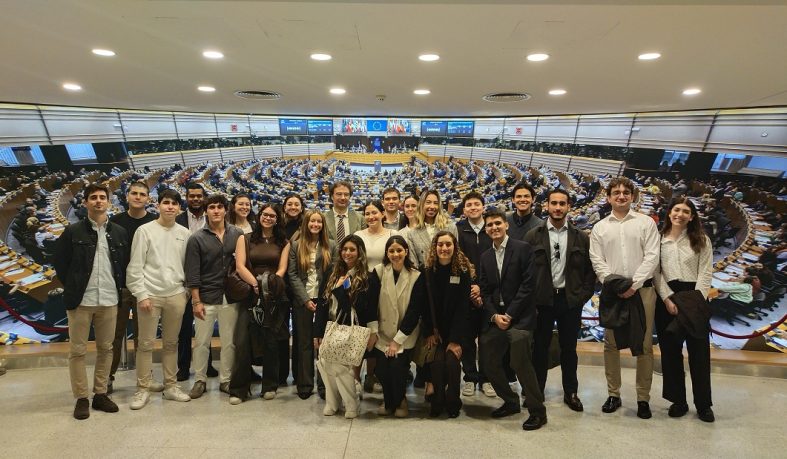 Los alumnos de la Facultad de Derecho y de Relaciones Internacionales visitan las instituciones de la UE